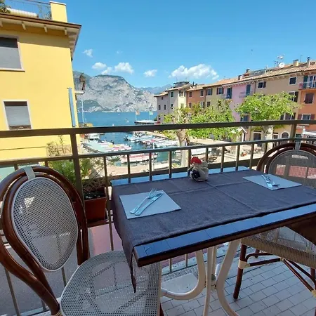 Sorriso 2* Brenzone sul Garda