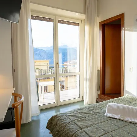 Sorriso Hotel Brenzone sul Garda