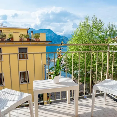 Sorriso Brenzone sul Garda