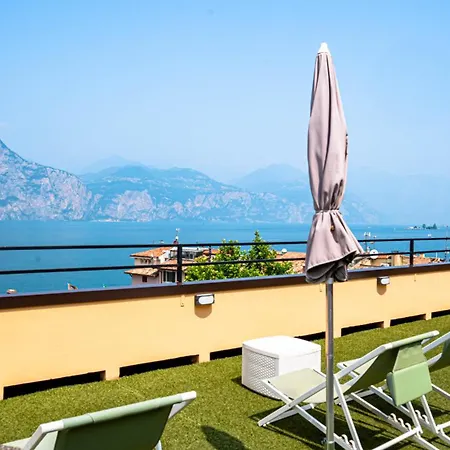 Sorriso Hotel Brenzone sul Garda