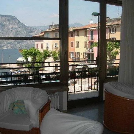 Ξενοδοχείο Sorriso Brenzone sul Garda