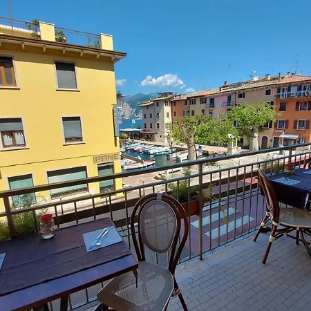 Sorriso 2* Brenzone sul Garda