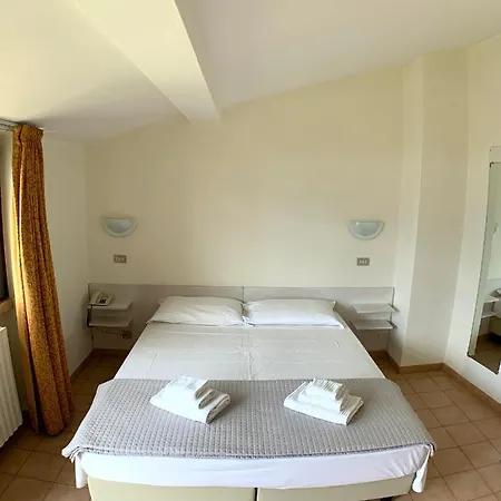 Sorriso Brenzone sul Garda