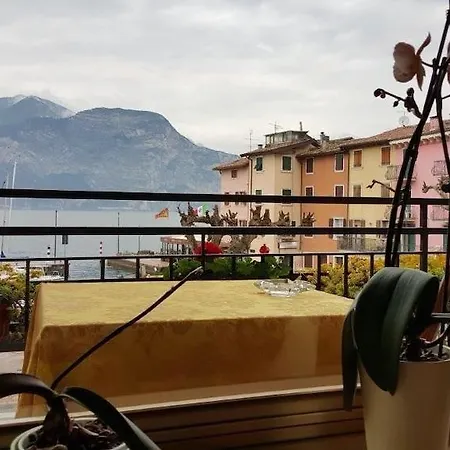 Sorriso 2* Brenzone sul Garda