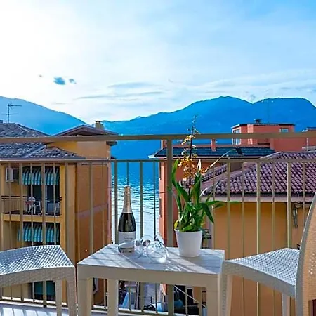 Sorriso Hotel Brenzone