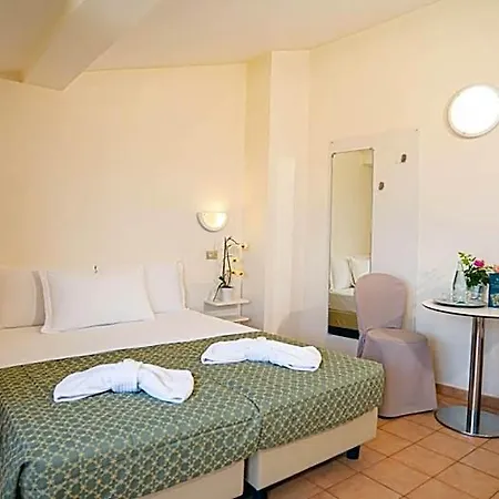 Sorriso Hotel Brenzone