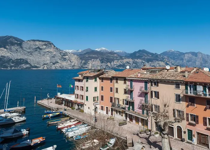 Sorriso 2* Brenzone sul Garda